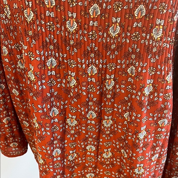 Max Studio Rust Floral Blouse - Picture 5 of 7